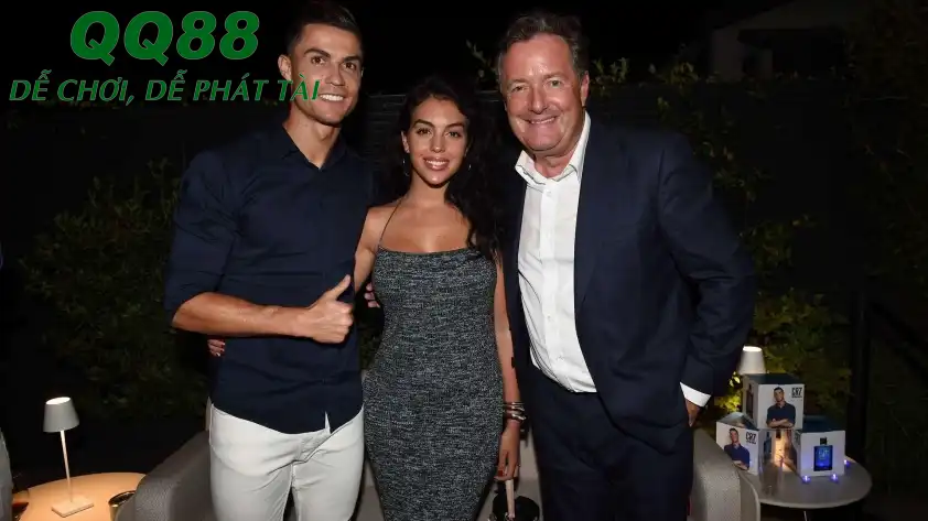Nhà báo Piers Morgan gọi đây là đội hình Arsenal mạnh nhất kể từ năm 1971 (Ảnh: GOAL)